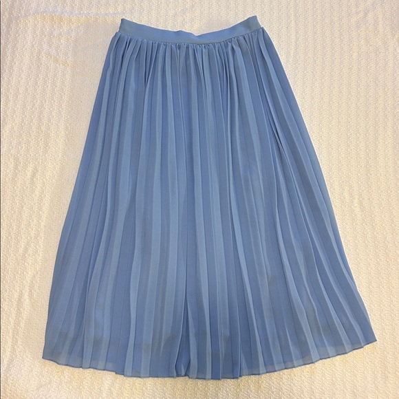 American Eagle Outfitters High-Waisted Pleated Midi Skirt - Size S - Picture 2 of 10